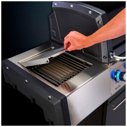 Broil King REGAL Q 590 IR Gas Grill