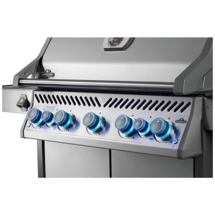 Napoleon Rogue Pro S 625 Stainless Steel Gas Grill