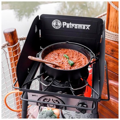 Petromax Dutch Oven With Legs 5.5lt